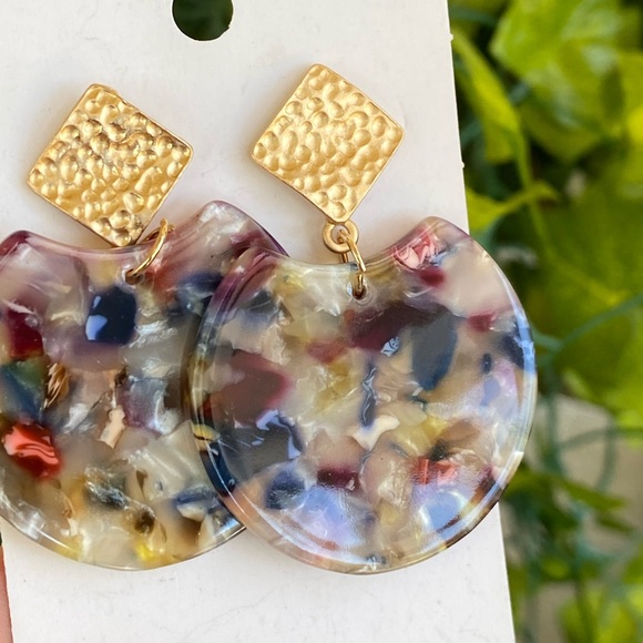 Cute fun earrings - Picture 2 of 3